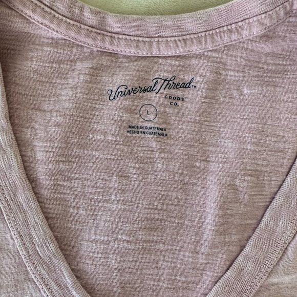 Light purple/pink v-neck tee - Picture 2 of 2